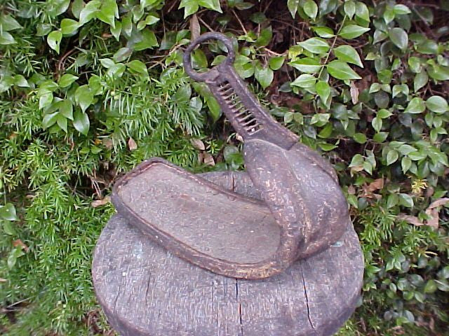 Abumi Japanese Edo Period Single Abumi (stirrup) – Tortuga Trading